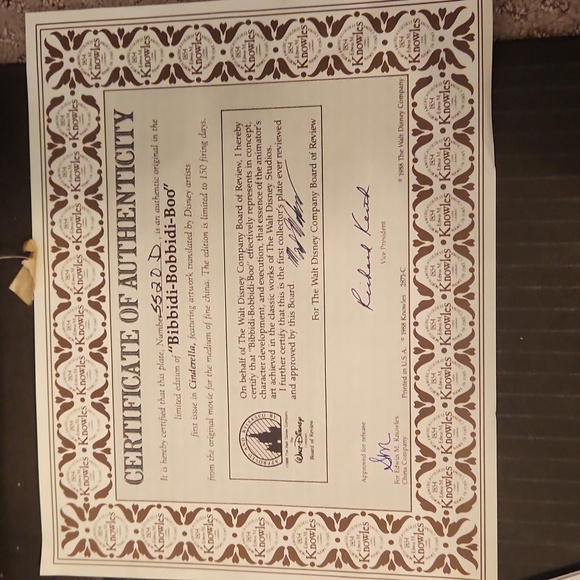 Disney's Cinderella collectible plate - Picture 2 of 5